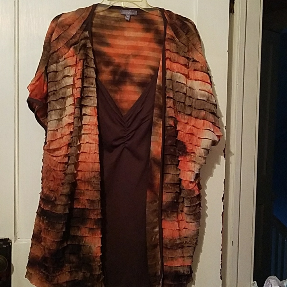 NWOT! Ruffled top with attached tank top